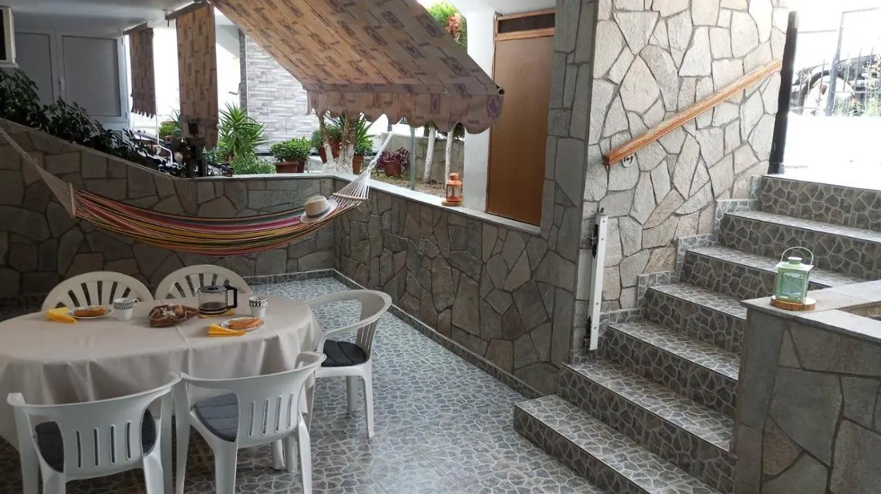 Lemon House Apartment Polychrono